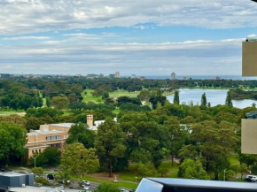 Panoramic View - Albert Park Lake & Shrine Views